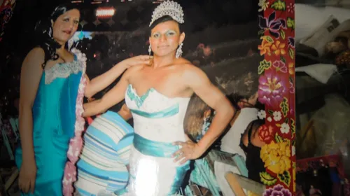 Pedro, Frida y su jardín de flores