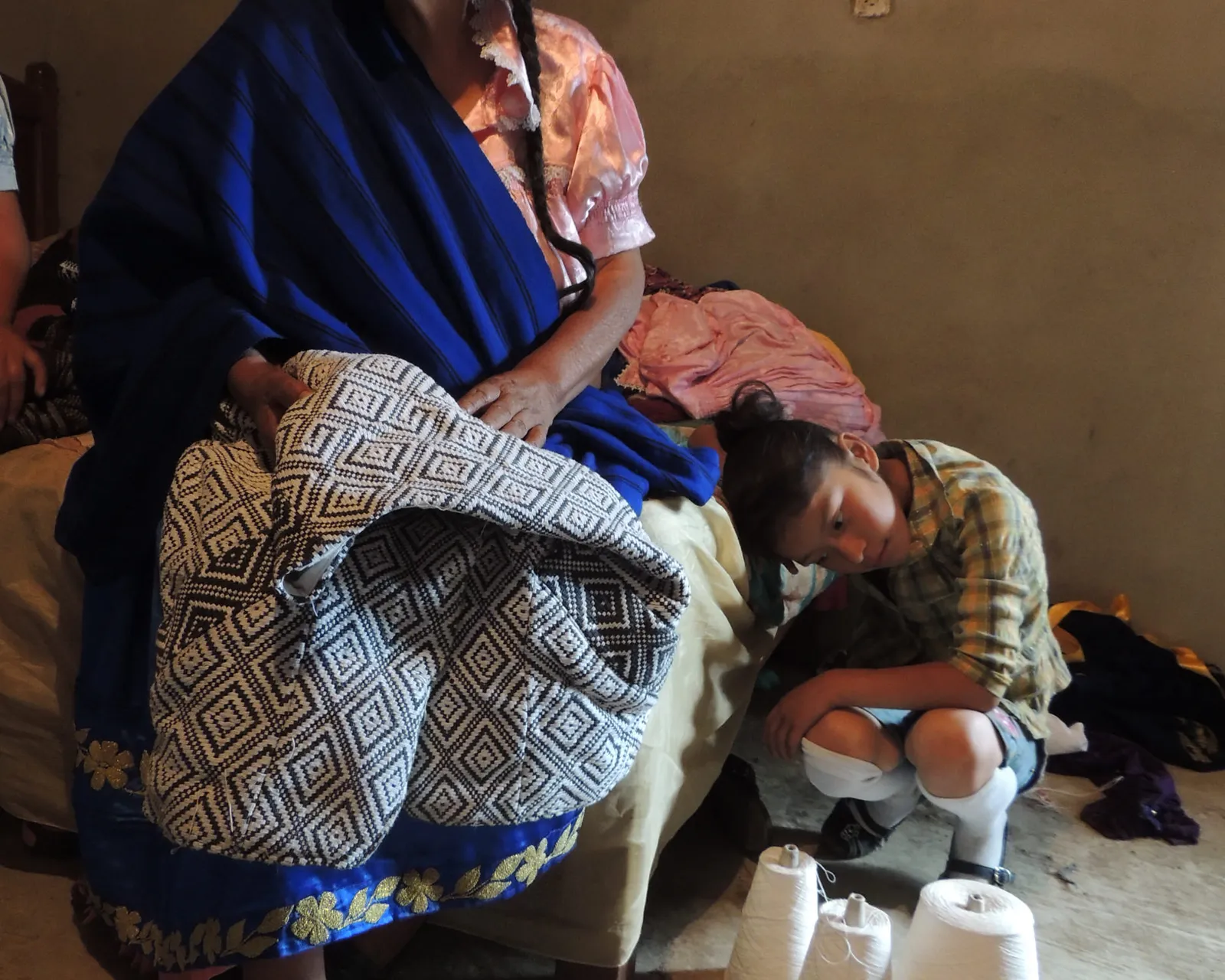 Pedro, Frida y su jardín de flores