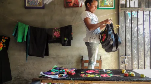 Pedro, Frida y su jardín de flores